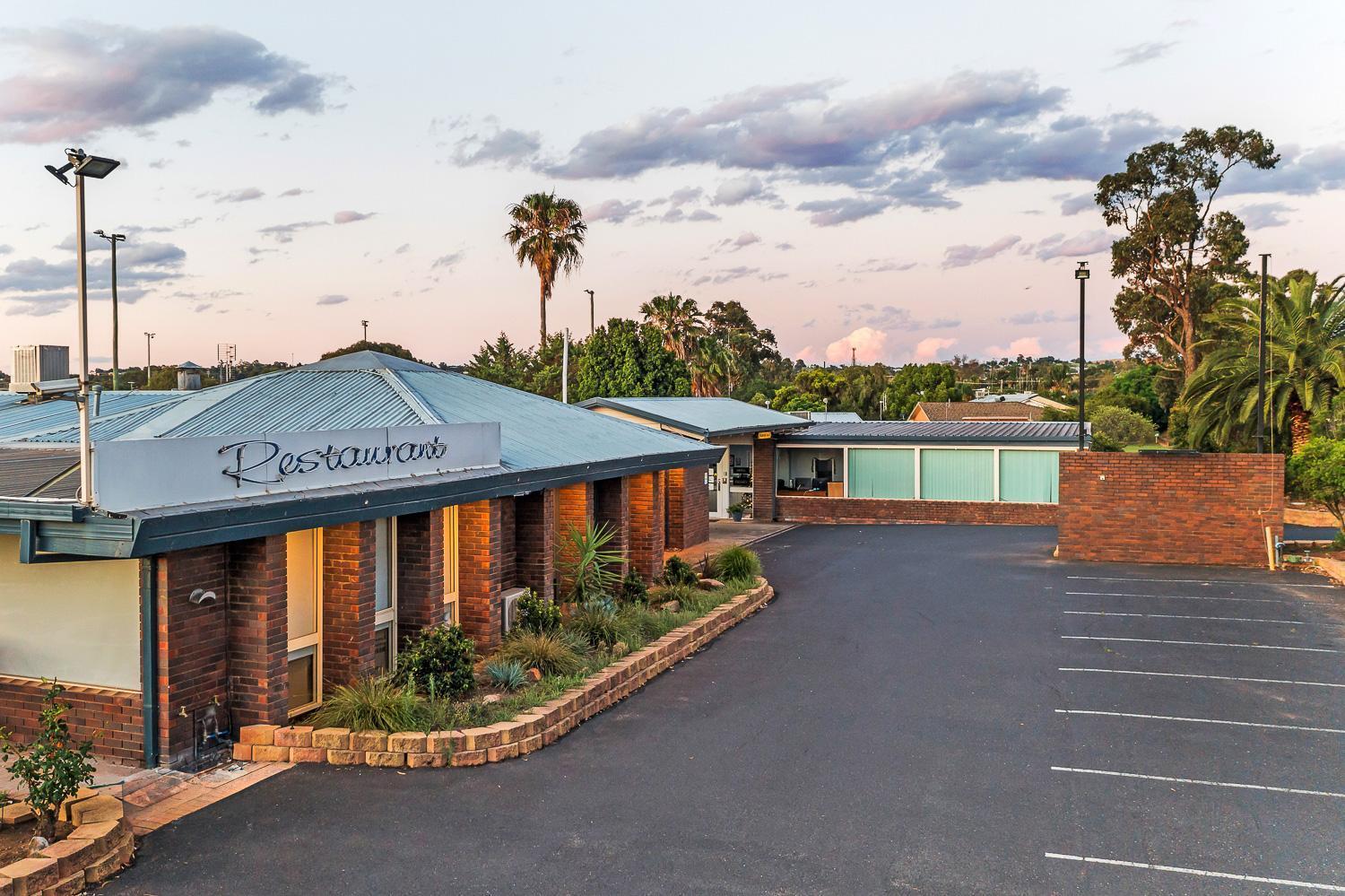 Parkview Motor Inn Parkes Eksteriør bilde